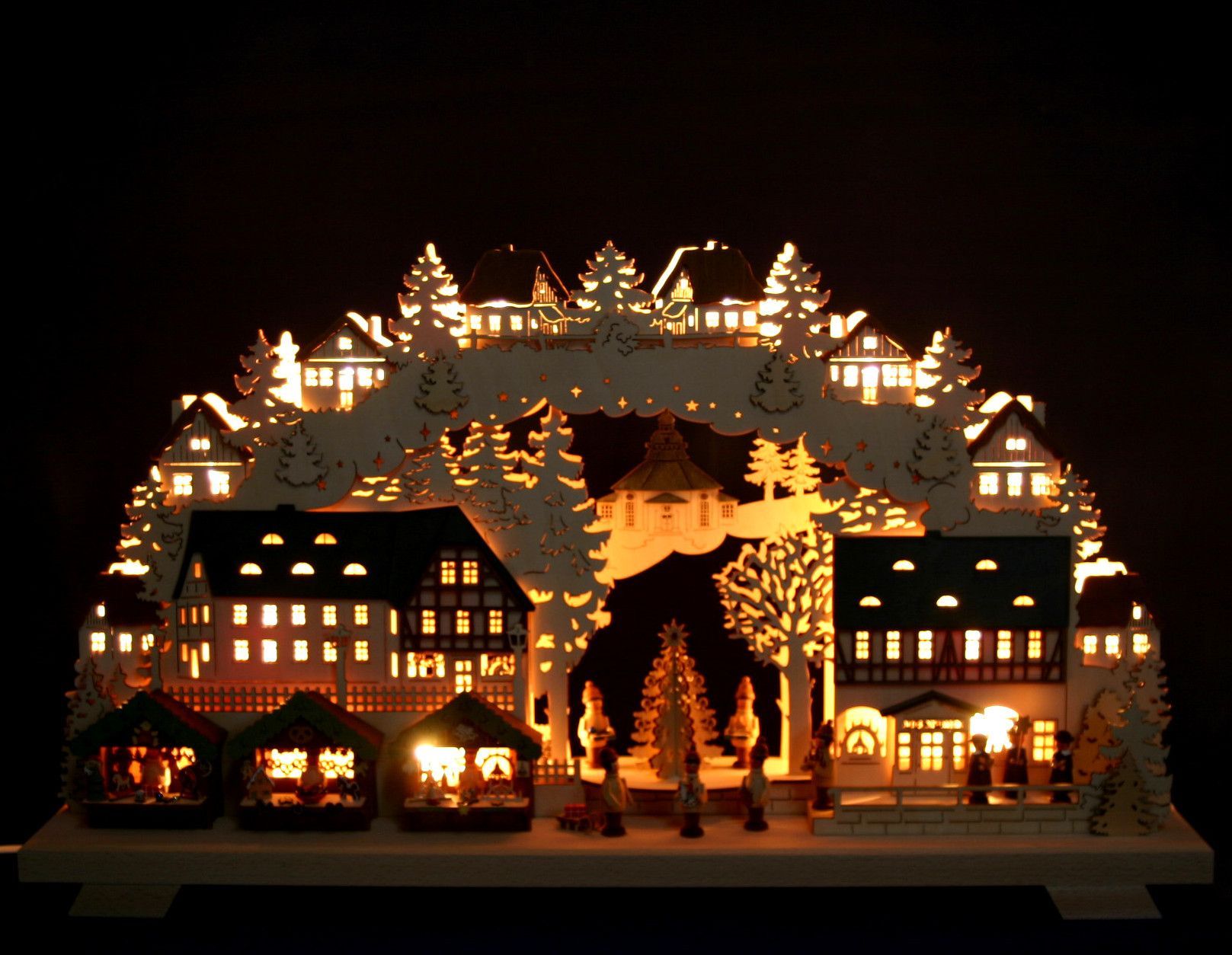 3D Schwibbogen 68cm Weihnachtsmarkt Mit 3 Buden Baum Erzgebirge