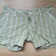 wunderschöne grüne gestreifte Damenshorts, Shorts, kurze Hose, Gr. 34 (XS)