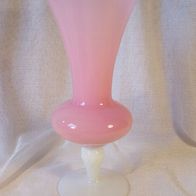 Mundgeblasene Opalglas-Vase * *