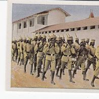 Der Weltkrieg 1914 - 1918 Askaris beim Aufmarsch Bild Nr 247