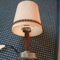 Tischlampe mit Holz/ Zinnfuss