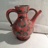 Blumenvase, rot mit grünen Ornamenten, Gießkannenform (M#)