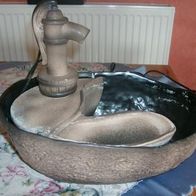 Kleiner Zimmerspringbrunnen Keramik