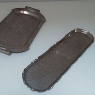 2 sehr alte kleine Servierplatten ca. 30,5 x 8 cm und 25,5 x 13 cm
