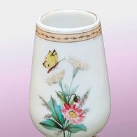 Biedermeier Milchglas Vase - - Böhmen um 1860 - Beinglas Vase