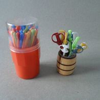 2 kleine Behälter mit Plastikspiesse, für Bowle-Rumtopf oder Häppchen (M#)