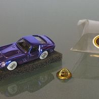 Ferrari 250 GTO lila-chrom Pin Anstecker Praliné Bijou #982677 H0 1:87 OVP