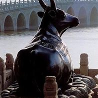 China 1994 - Peking Sommer Palast Bronze Kuh, AK 507 Ansichtskarte Postkarte