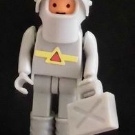 Ü-Ei Steckfigur 1990 Feuerwehr-Übung - Feuerwehrmann mit Atemschutz (1) - Text!