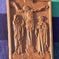Reliefbild Jesus am Kreuz mit Maria und Johannes