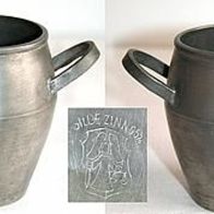 schöne alte Zinn Vase mit zwei Griffen