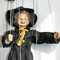 große ältere Marionette Schornsteinfeger mit Leiter, ca. 65 cm hoch plus Schnüre
