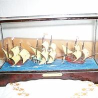 Segelschiffe, Schiffsmodelle in Glasvitrine, 3 Stück