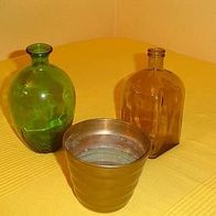 Zwei Glasflaschen und