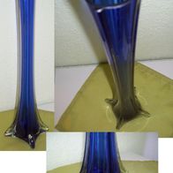 Hohe Glasvase Blumevase blau tailliert 60er Vintage Stielvase elegante Form H=40cm