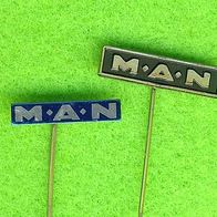 2 X MAN LKW Anstecknadel Pin :