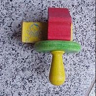 Kleine Babyrassel Babyspielzeug aus Holz