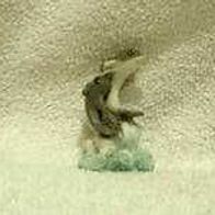 Mini Delphin-Szene F.2 aus Kunststein handbemalt