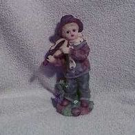 Junge mit Geige aus Kunststein handbemalt