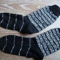 Socken schwarz/ weiß Gr. ca. 38/39 Sockenwolle