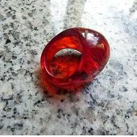 Auffälliger dicker roter Kunststoff Ring