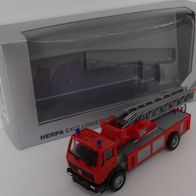 Herpa 297318 Mercedes-Benz S-Klasse SE-Drehleiter DLK 23-12, rot "Feuerwehr"
