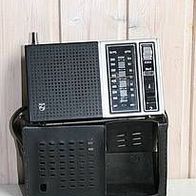 Altes Phillips Transistorradio mit Hülle