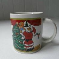Tasse mit Tannenbaum und Weihnachtsmann