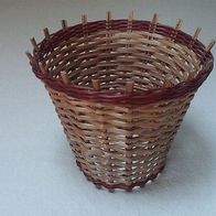 Übertopf aus Korb ohne Boden ca. 15 cm hoch, oben ca.17 cm, unten ca. 10 cm