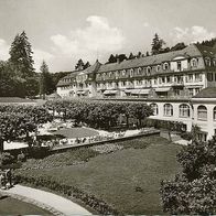 alte AK Schlangenbad Taunus, Kurhaus Kurgarten um 1960