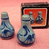 2 ältere Salz- und Pfefferstreuer Keramik blau ca.6 cm Höhe