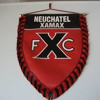 Wimpel FC Xamax Neuchatel + aufgedruckter Autogrammsatz auf der Rückseite Neu