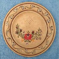 massiver Holzteller - Teller aus Holz - mit gemaltem Blumenbild und Ornamentrand