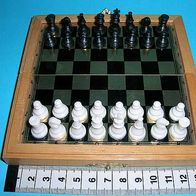 Magnet Schachspiel Kassette Figuren aus Kunststoff - klein, ideal für Unterwegs