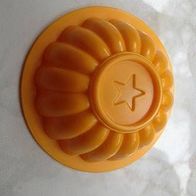 Tupperware gelber Magnet in Backform / Kuchen Form