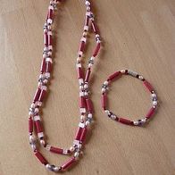 Zwei Perlenketten mit passendem Armband rote Stäbchenperlen