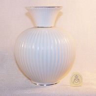 Gebr. Metzler & Ortloff - Ilmenau Porzellan Vase mit Golddekor, 20er Jahre *