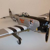 1:18 US Jagdflugzeug, II. Weltkrieg : Republic P 47 Thunderbolt "Snorting Bull"