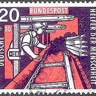 121 Deutsche Bundespost, Wert 20 + 10 - Helfer der Menschheit