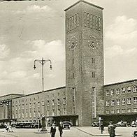 40210 Düsseldorf Hauptbahnhof 1954 mit PKW Oldtimer
