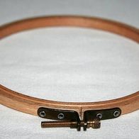 Stickrahmen aus Holz mit 2 Ringen 14,1 / 13,3 cm Durchmesser