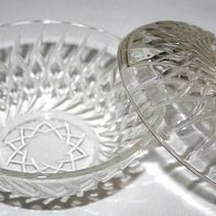 ältere Pressglas Dose mit Deckel, reich verziert