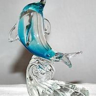 zauberhafter springender Delphin in blau aus altem Murano Glas aus Venedig