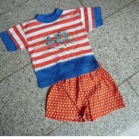 Süße Spiel-Kombination Shorts und Shirt in blau weiß rot Gr. 80