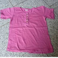 T-Shirt in pink mit Knopfleiste Gr. 104