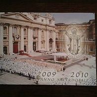 Vatikan amtl. Numisbrief 2010 - 2 Briefmarken Benedikt XVI. u. 2 € stgl. Priesterjahr