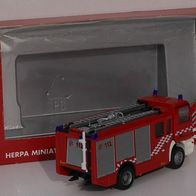 Herpa 044400 Mercedes-Benz Actros S HLF 2000 "Feuerwehr", rot-links