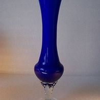 Blaue Überfangglas-Fußvase