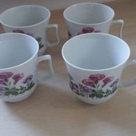 4 hübsche Tassen mit Blumen