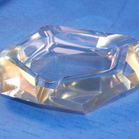 Futuristisch / - Kubistisch geschliffener Kristallglas Aschenbecher, 70er Jahre